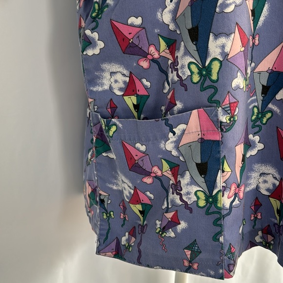 💜3/$15 Natural Uniforms Natural Prints Kites Scrub - Picture 3 of 9